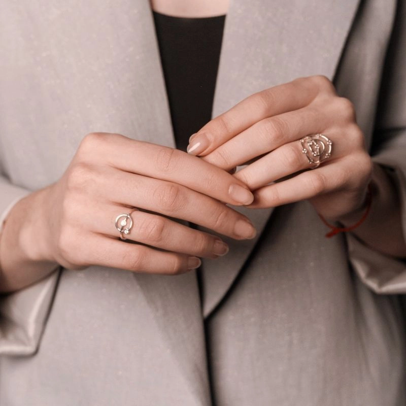 Необычные кольца из серебра фото