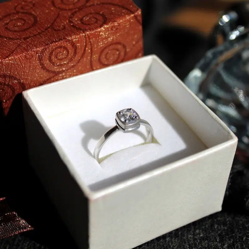 Необычное, оригинальное и привлекательное кольцо Необычное, оригинальное и привлекательное кольцо фото