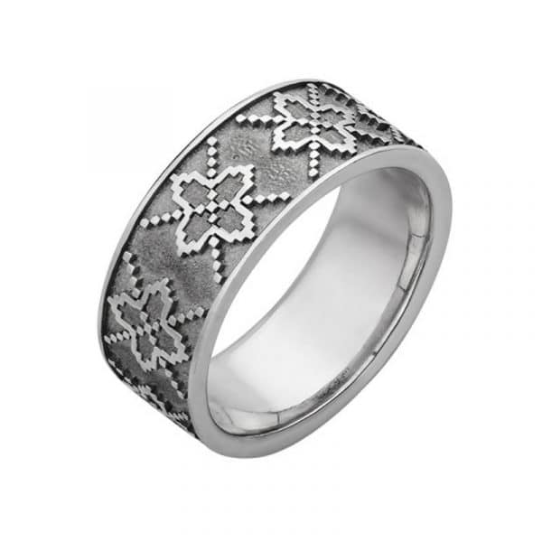 оригинальное и необычное серебряное кольцо фото